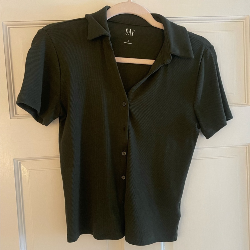 GAP Dark Green Button-Up Top